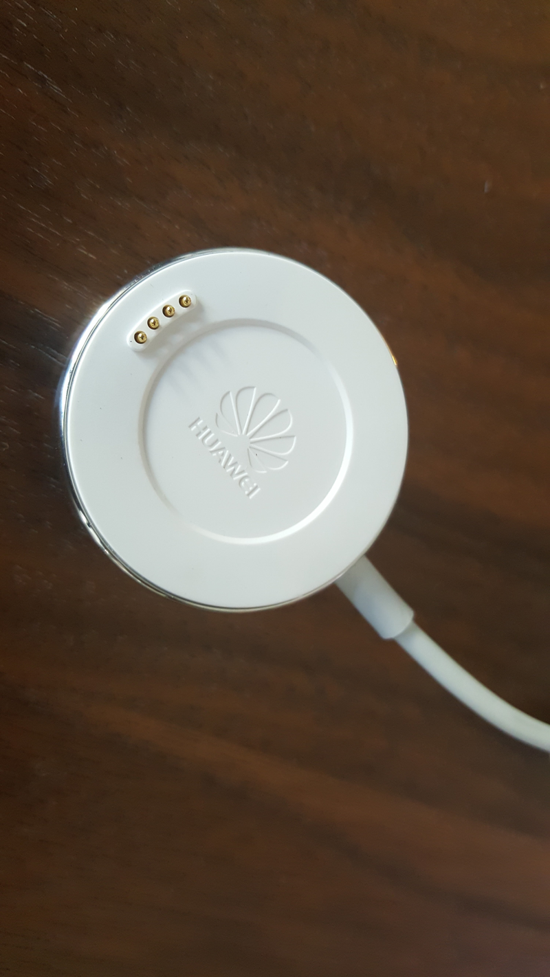Illustration for article titled The Huawei Watch Is Luxury-Class But a Bit Too Bulky